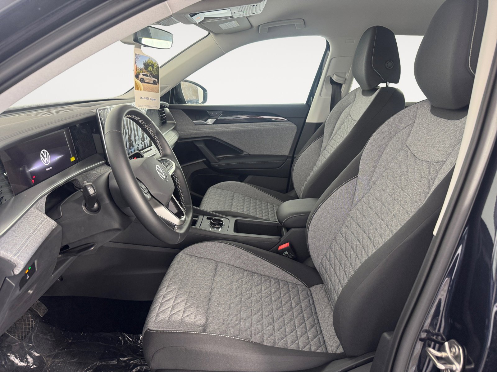 2025 Volkswagen Tiguan S photo 7
