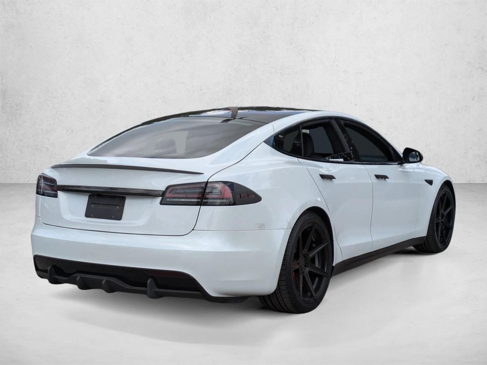 2023 Tesla Model S Plaid AWD photo 4
