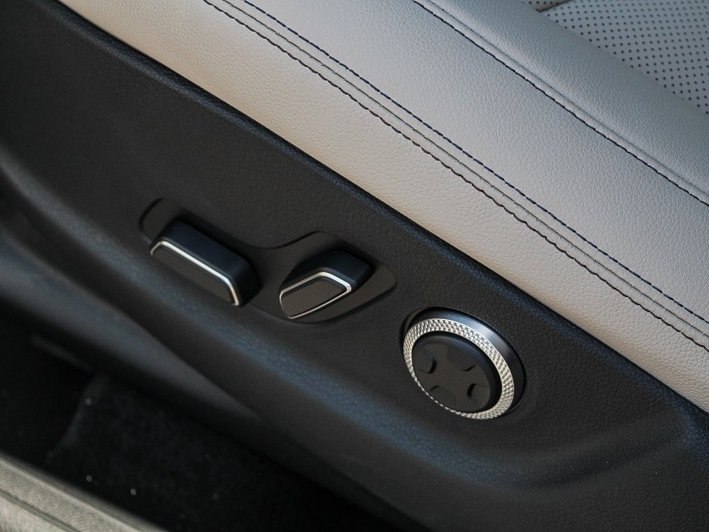 2026 Genesis GV70 2.5T Select photo 22