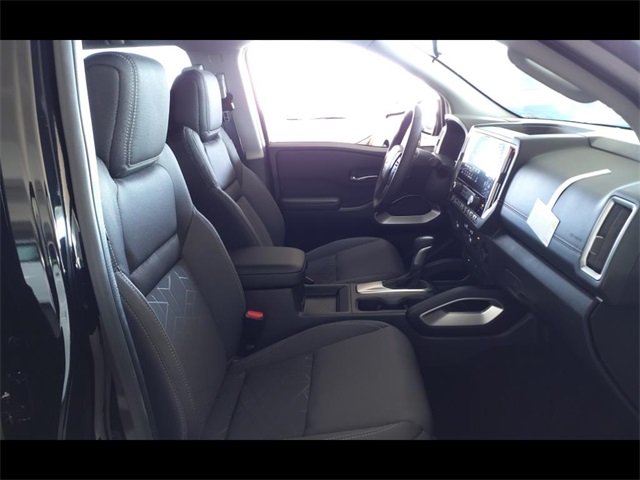 2025 Nissan Frontier SV photo 6