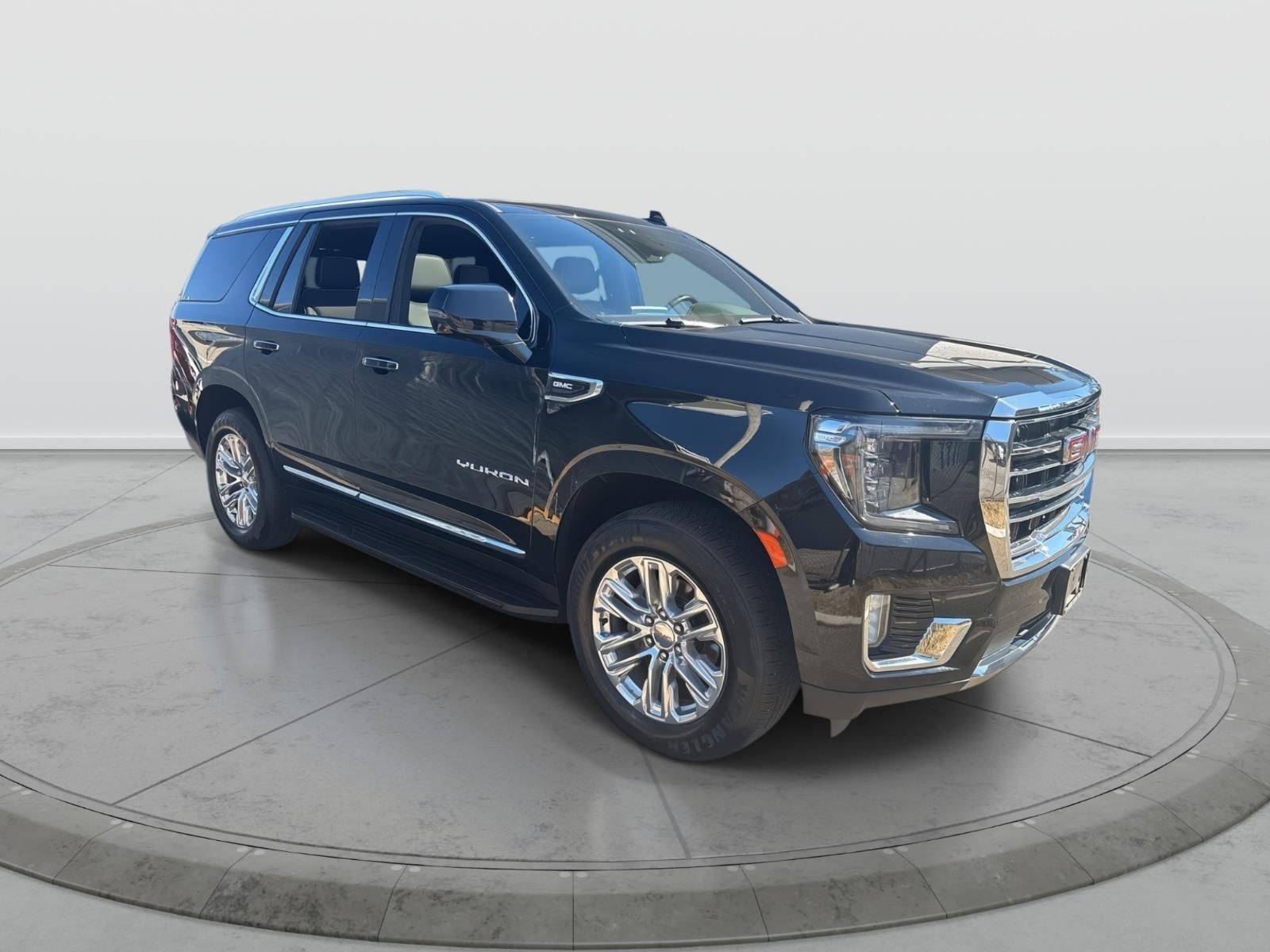 2022 GMC Yukon SLT's photo