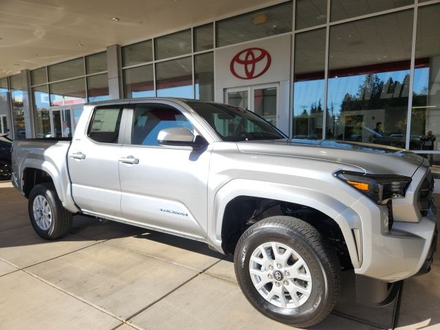 2025 Toyota Tacoma SR5 4x4 Double Cab photo 3