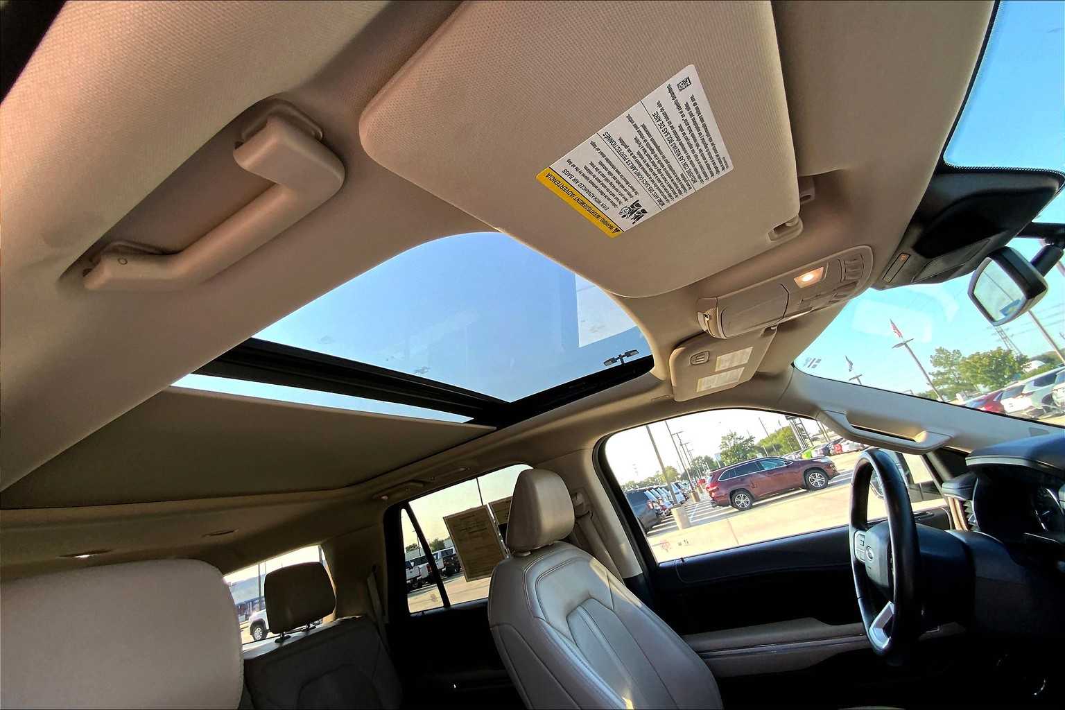 2023 Ford Expedition MAX Limited photo 12