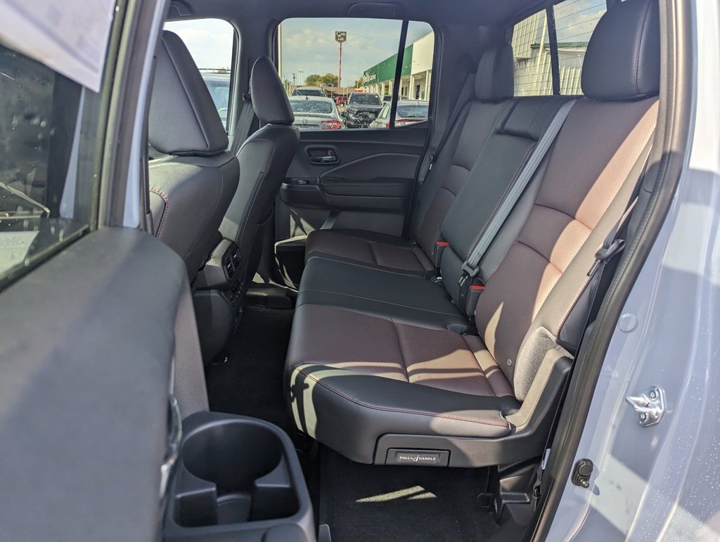 2025 Honda Ridgeline Black Edition photo 4