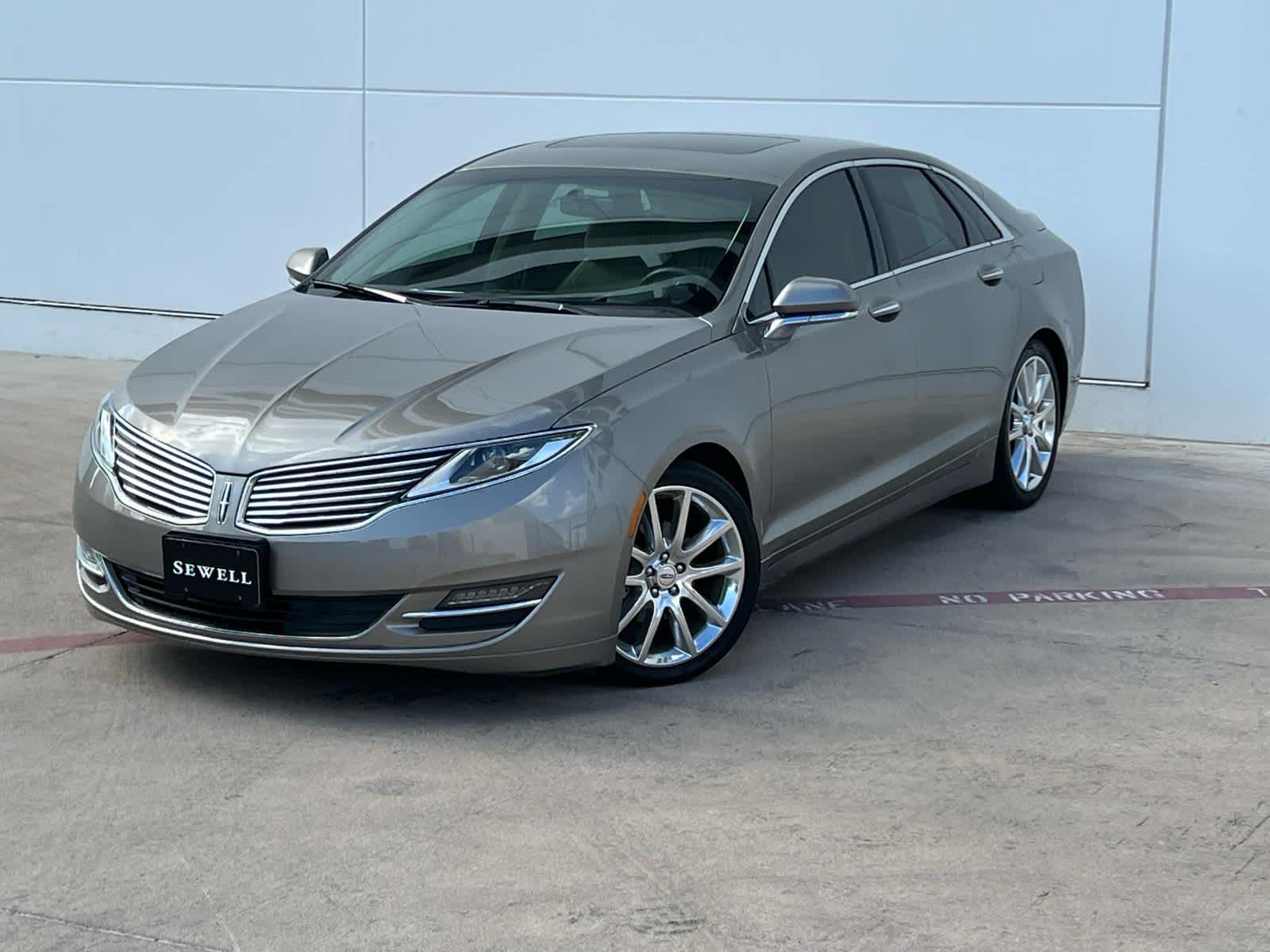 2016 Lincoln MKZ Hybrid's photo