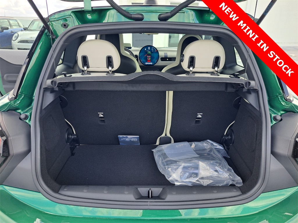 2025 Mini Cooper 2 Door Hardtop Signature photo 12