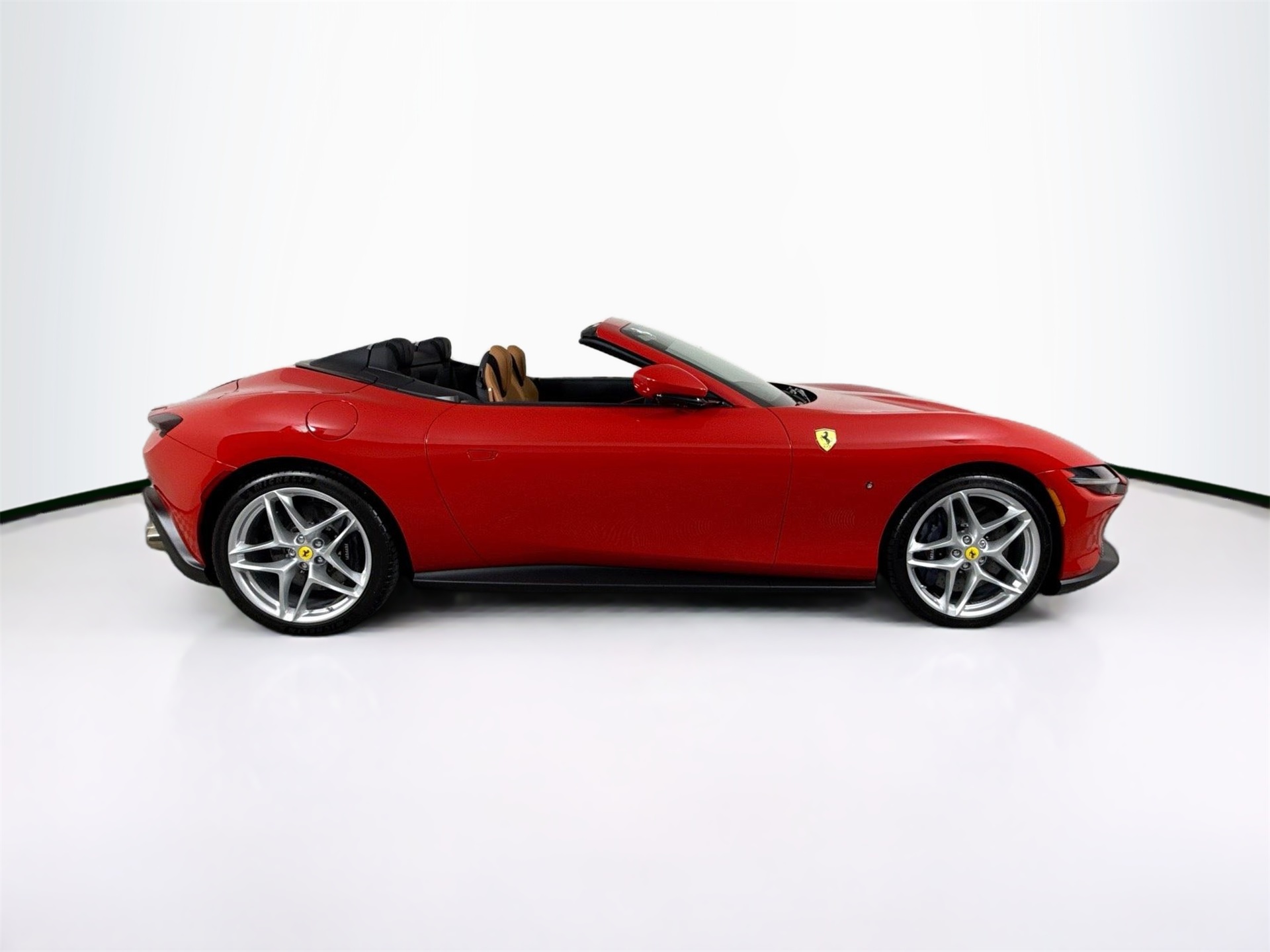 2024 Ferrari Roma Base photo 8