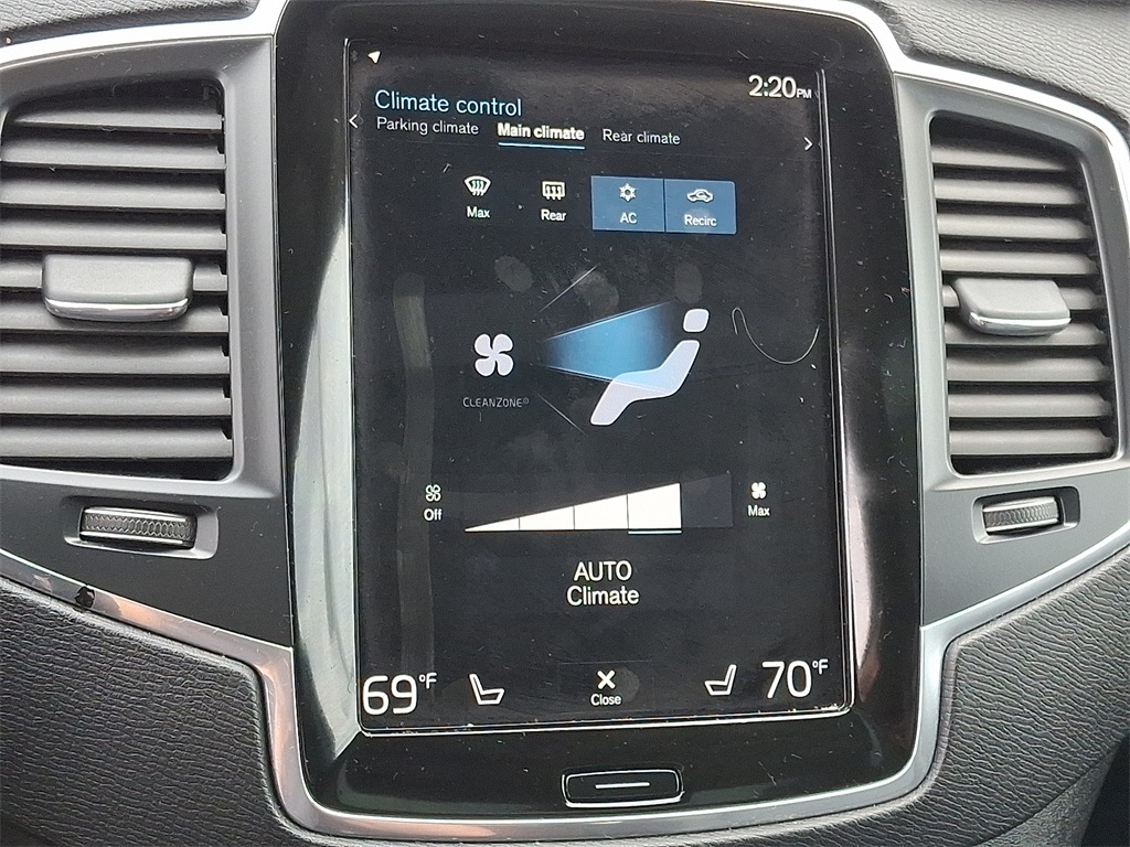 2020 Volvo XC90 T5 Momentum photo 17