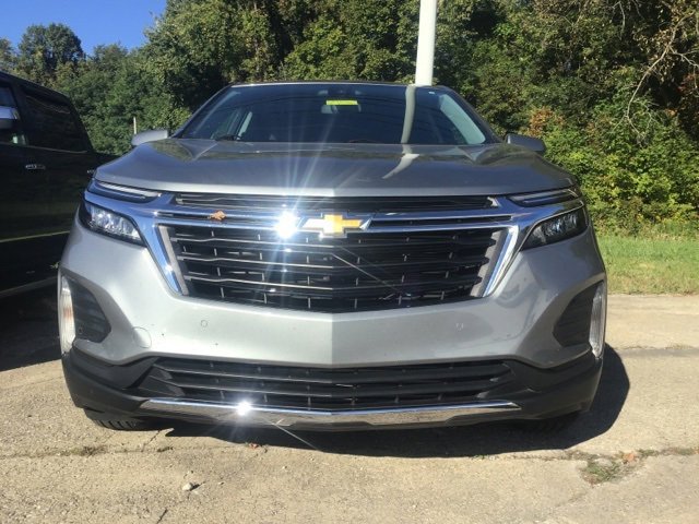 2024 Chevrolet Equinox LT photo 2