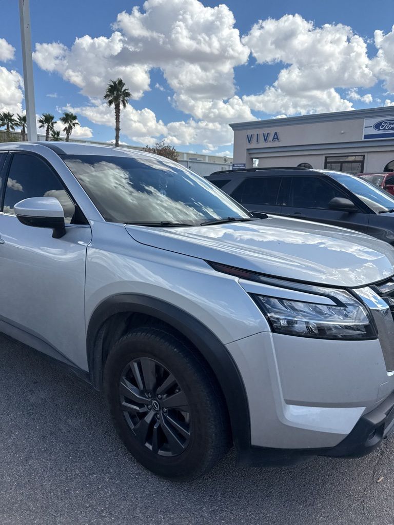 2022 Nissan Pathfinder S photo 18