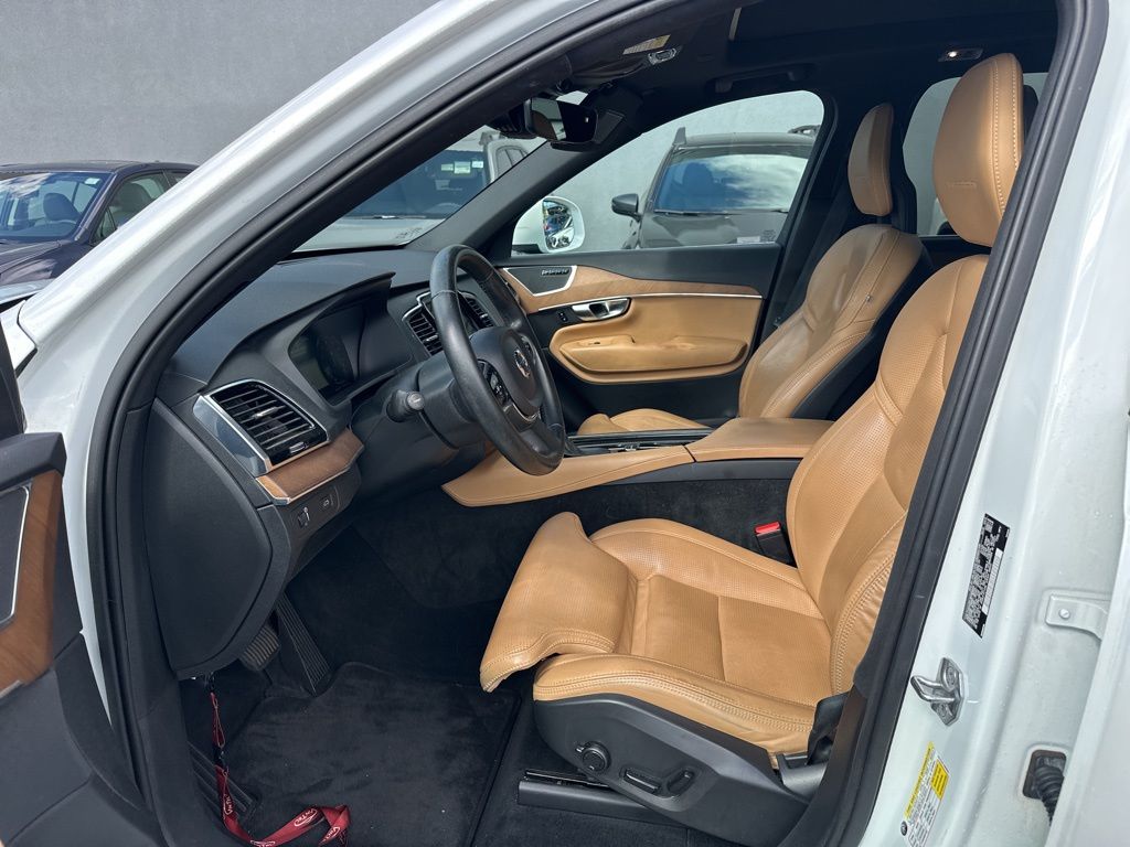 2017 Volvo XC90 T6 Inscription photo 8