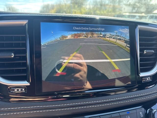 2025 Chrysler Pacifica photo 15