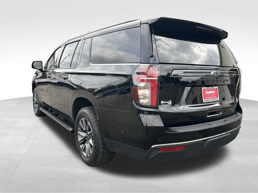 2022 Chevrolet Suburban Z71 photo 2