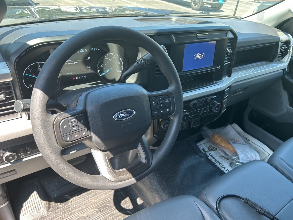 2025 Ford F-550 photo 11