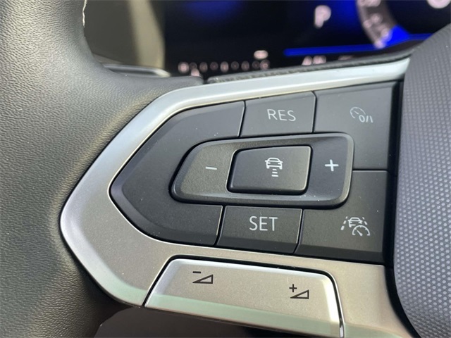 2025 Volkswagen Taos SE photo 15