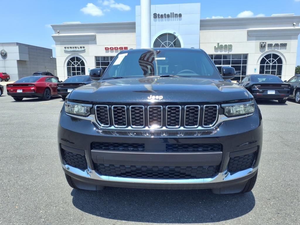 2025 Jeep Grand Cherokee Laredo X photo 2