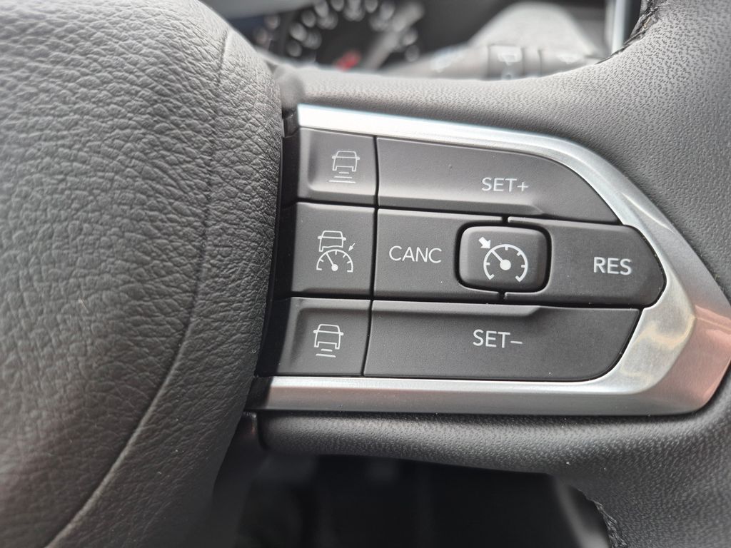 2023 Jeep Compass Latitude Lux photo 20