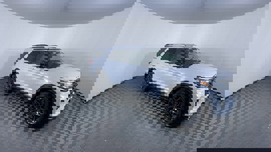 2026 Ford Explorer ST-Line photo 2