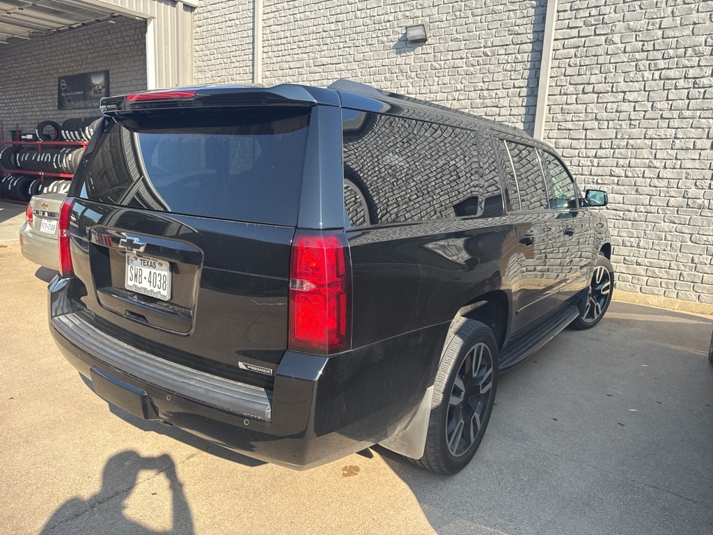 2018 Chevrolet Suburban Premier photo 2