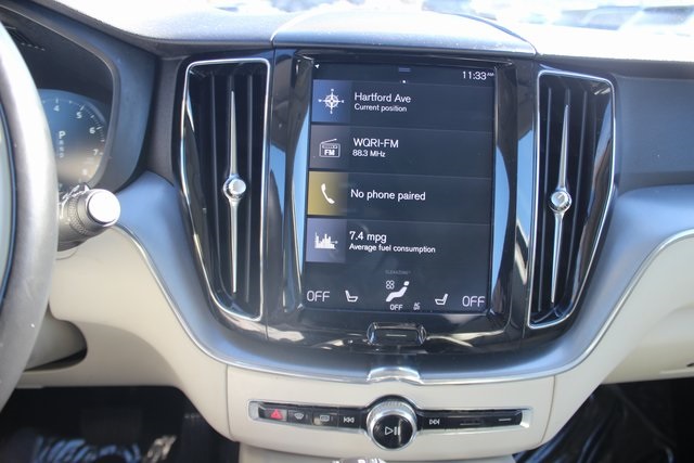 2018 Volvo XC60 T6 Momentum photo 2