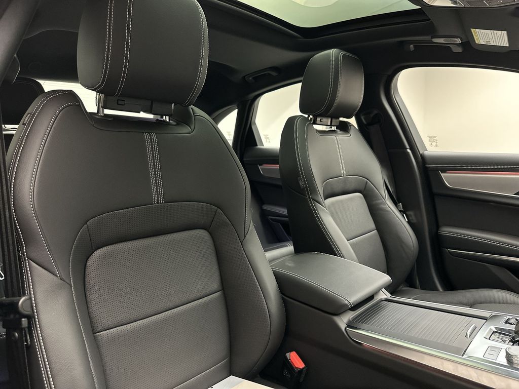 2024 Jaguar XF P300 R-Dynamic SE photo 11