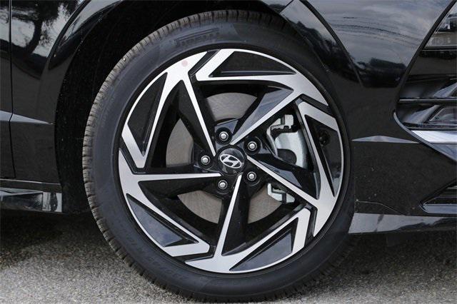2026 Hyundai Sonata SEL Sport photo 4