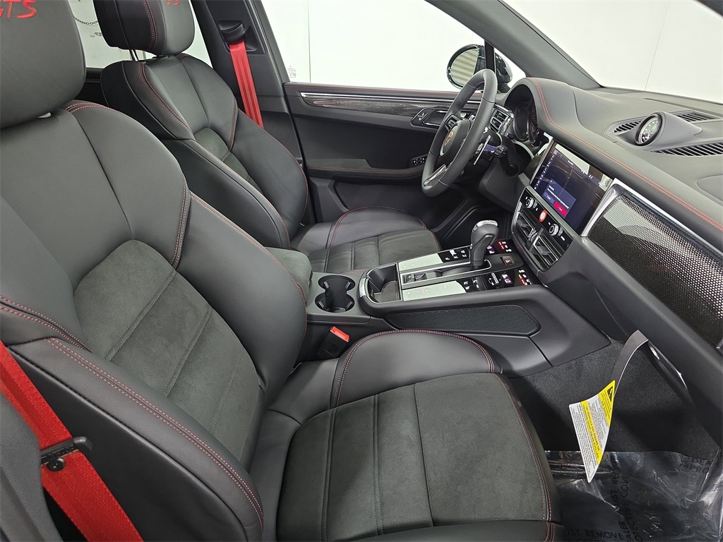 2026 Porsche Macan GTS photo 22