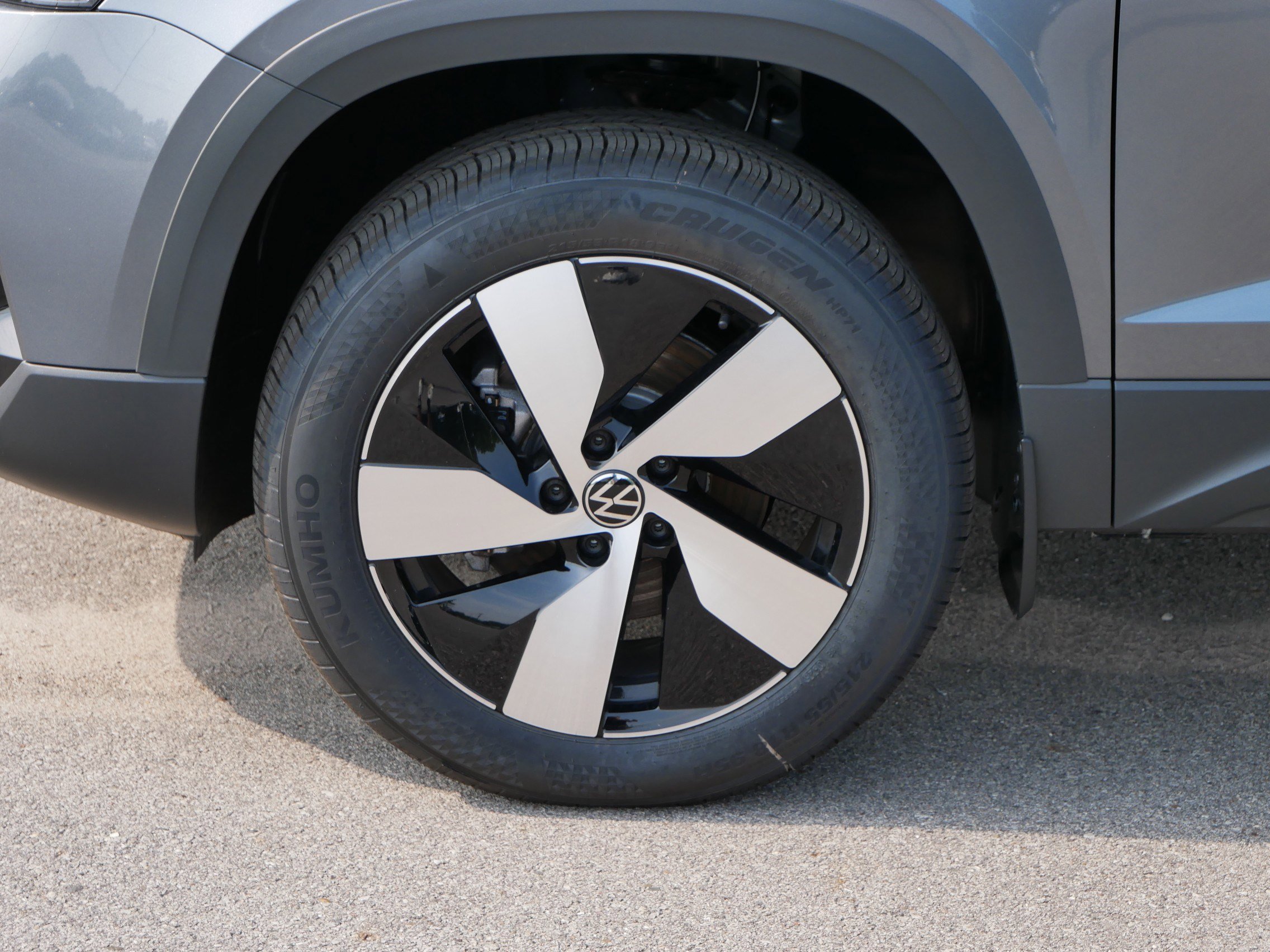 2025 Volkswagen Taos S photo 3