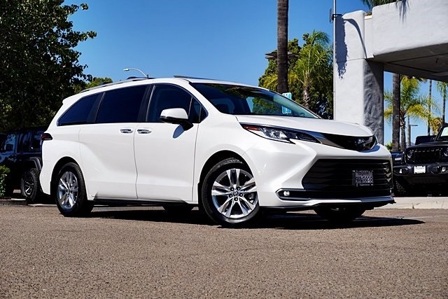 2023 Toyota Sienna Limited