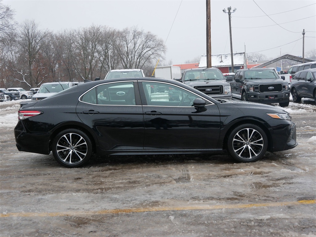 Used 2019 Toyota Camry SE with VIN 4T1B11HK1KU224130 for sale in White Bear Lake, Minnesota