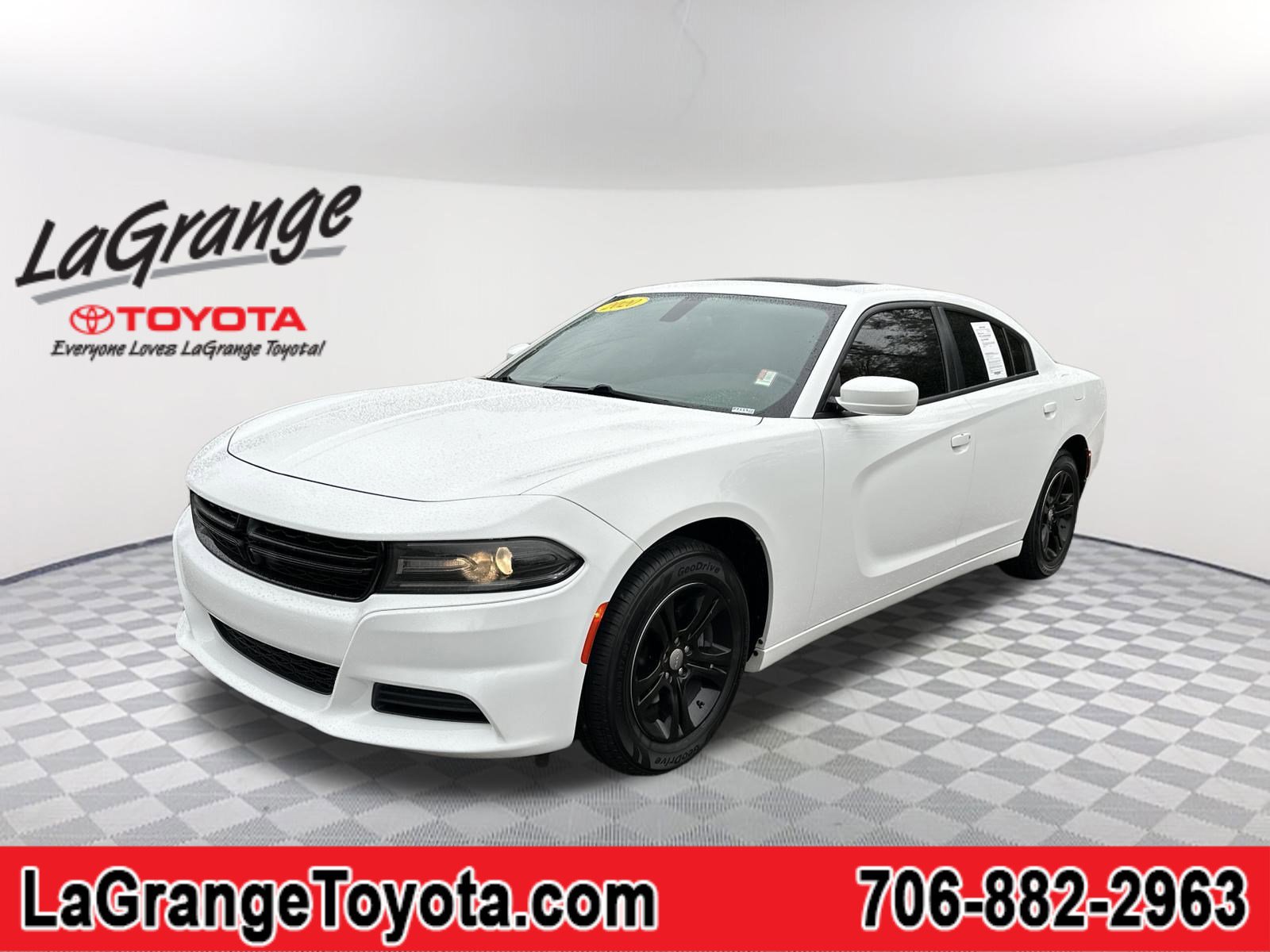 2020 Dodge Charger SXT's photo