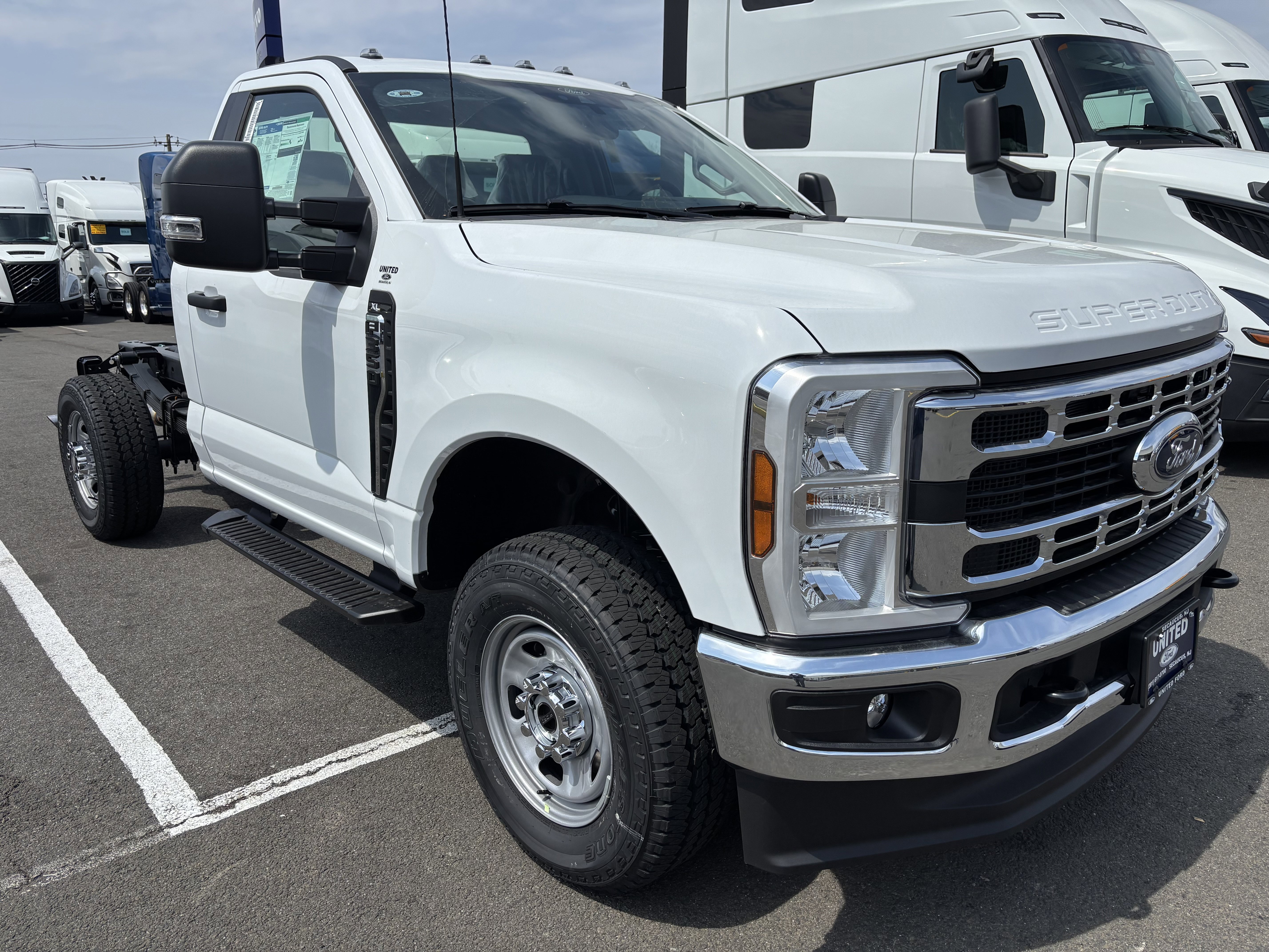 2025 Ford F-350 Super Duty Chassis Cab XLT's photo