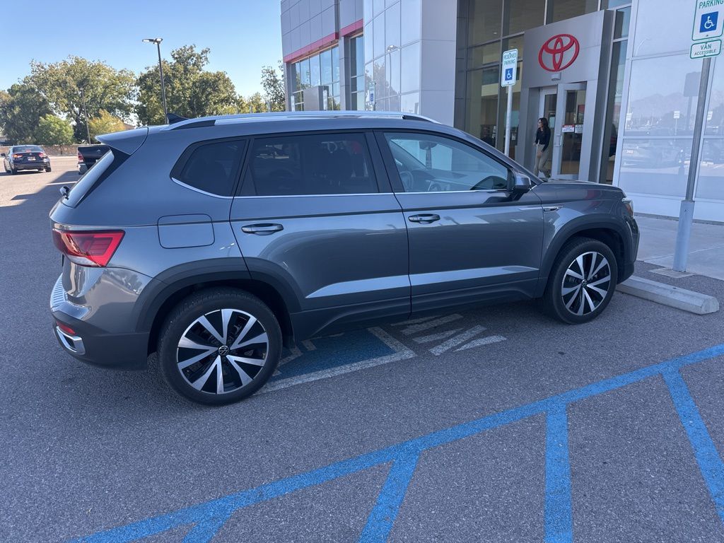 2024 Volkswagen Taos SE photo 17