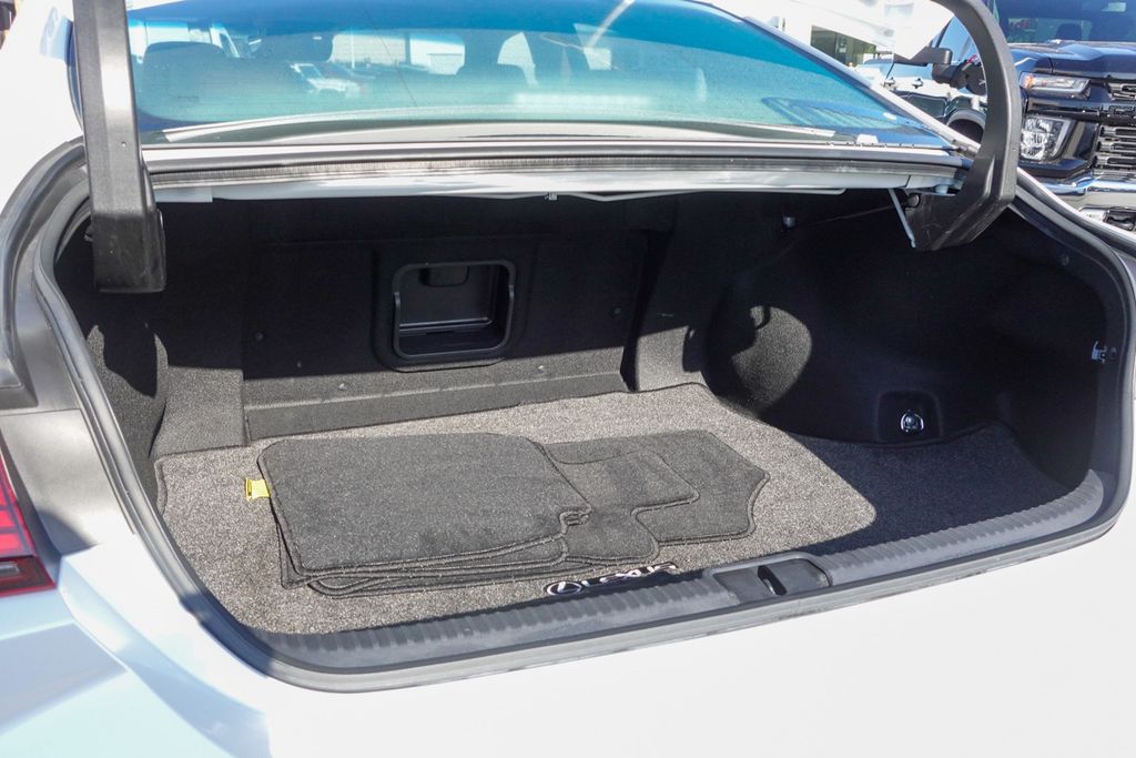 2023 Lexus ES 300h photo 28