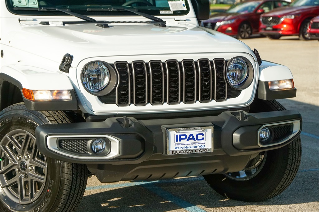 2024 Jeep Gladiator Sport S photo 3