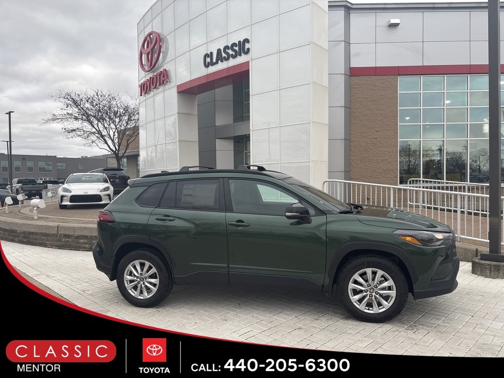 2026 Toyota Corolla Cross LE's photo