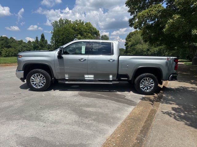 2024 Chevrolet Silverado 2500HD LTZ photo 4