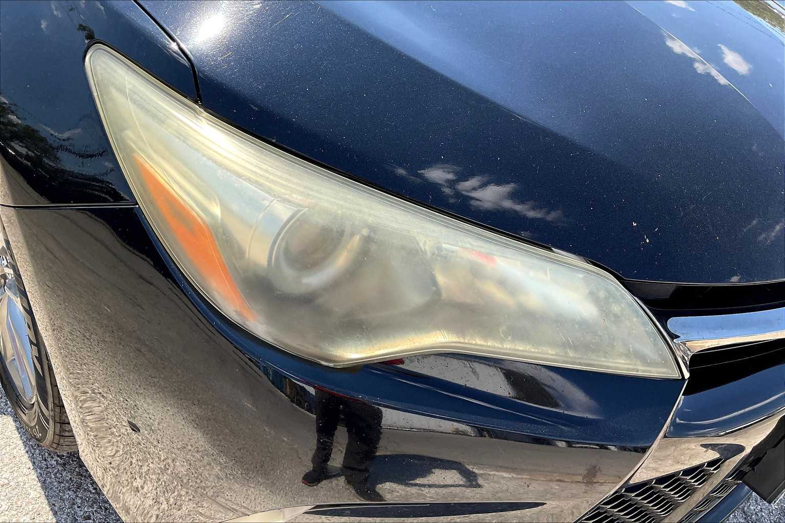 2016 Toyota Camry SE photo 26