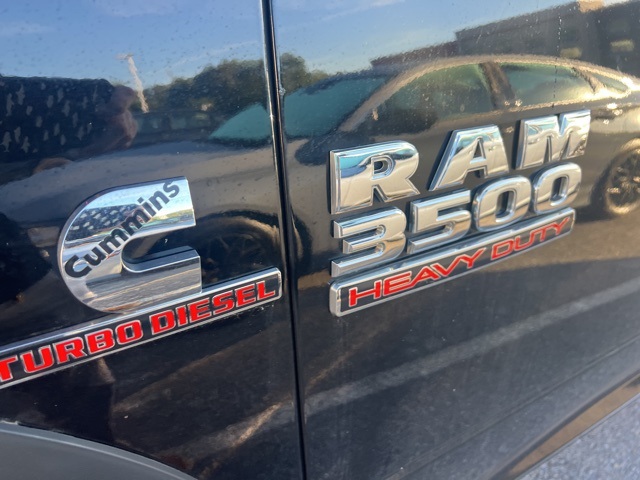 2015 Ram 3500 SLT photo 4