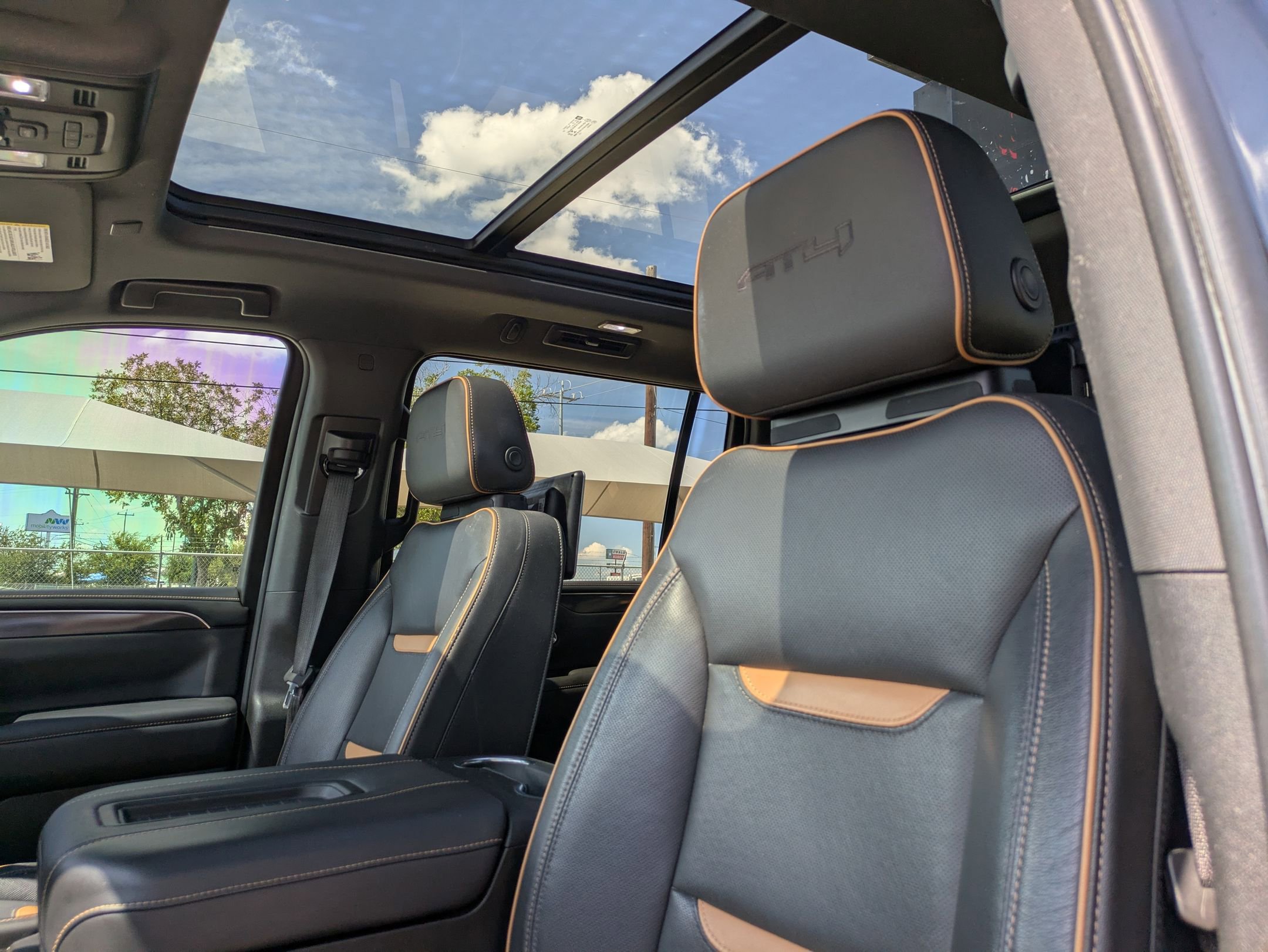 2023 Gmc Yukon XL AT4 photo 13