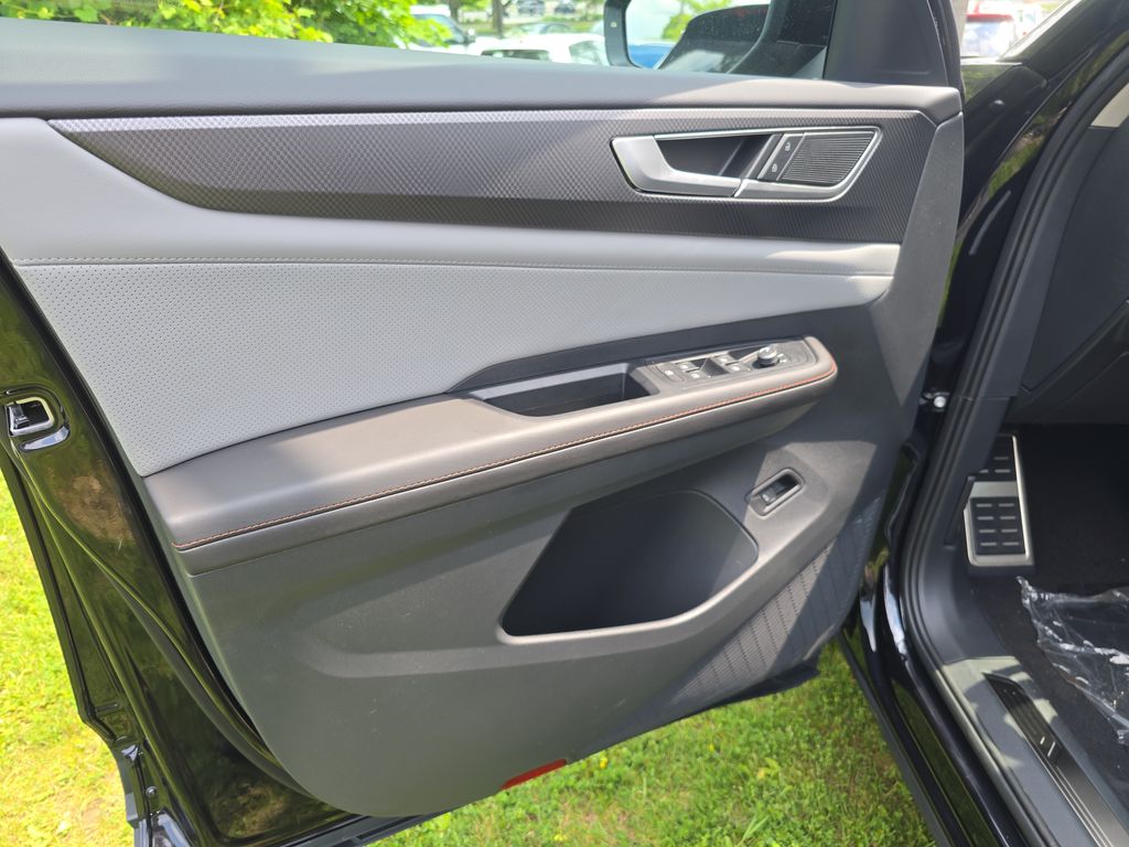 2025 Volkswagen Atlas Peak Edition SE photo 4