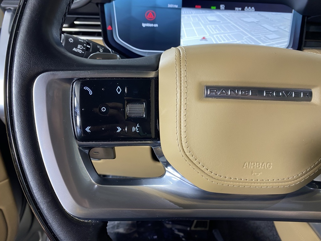 2023 Land Rover Range Rover SE photo 9