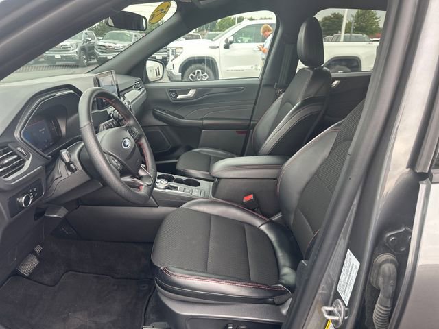 2025 Ford Escape ST-Line photo 9