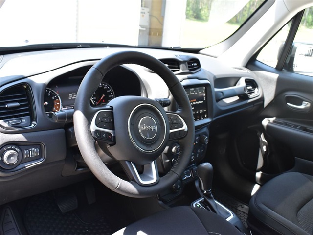 2023 Jeep Renegade Altitude photo 3