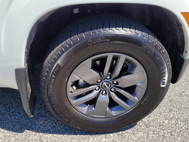 2025 Nissan Frontier SV photo 15