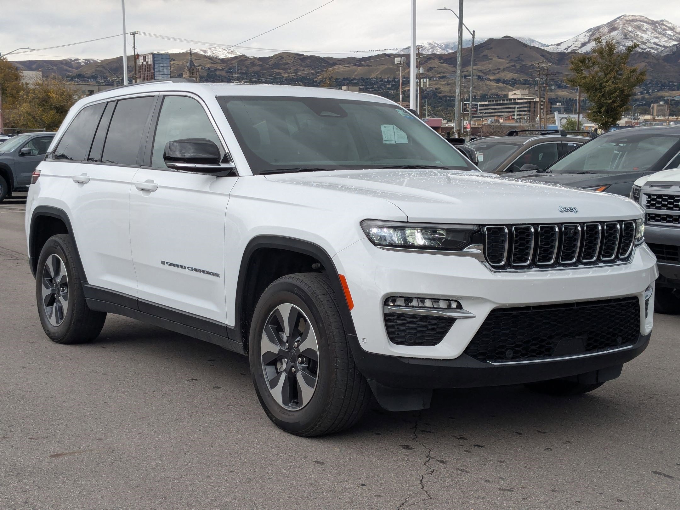 2022 Jeep Grand Cherokee 4xe's photo