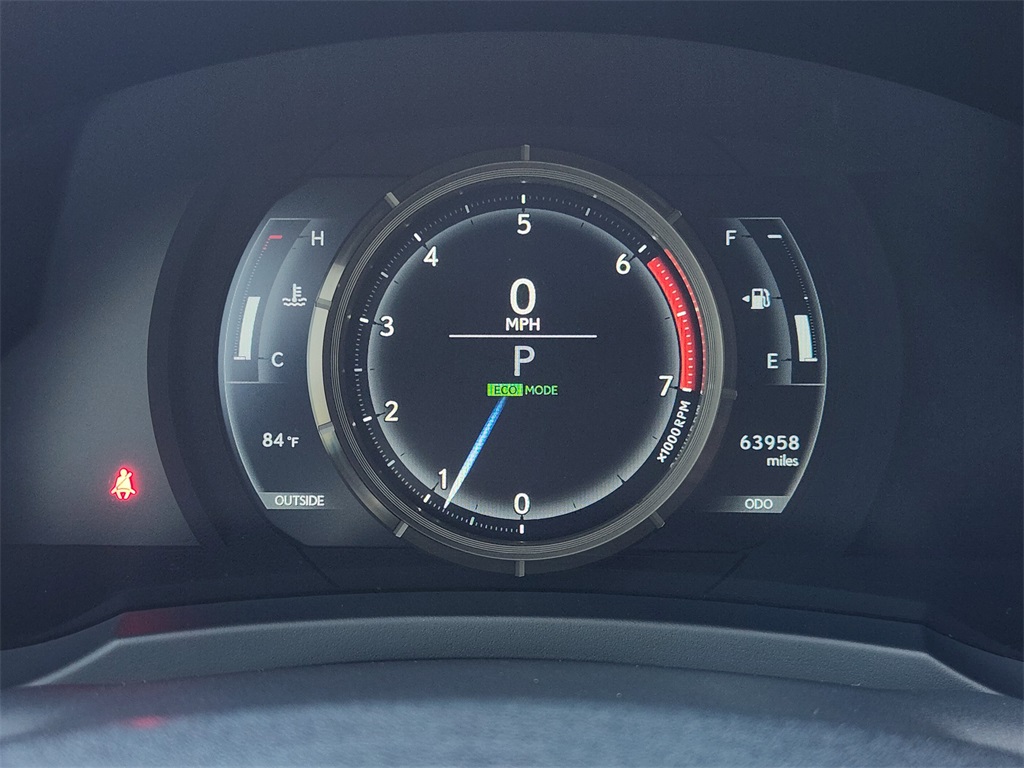2016 Lexus IS 200t F SPORT photo 14