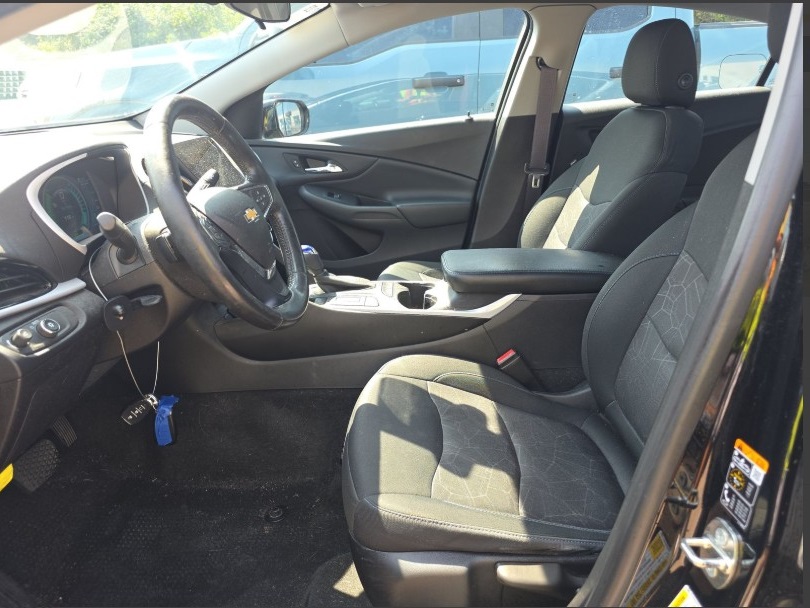 2017 Chevrolet Volt LT photo 10