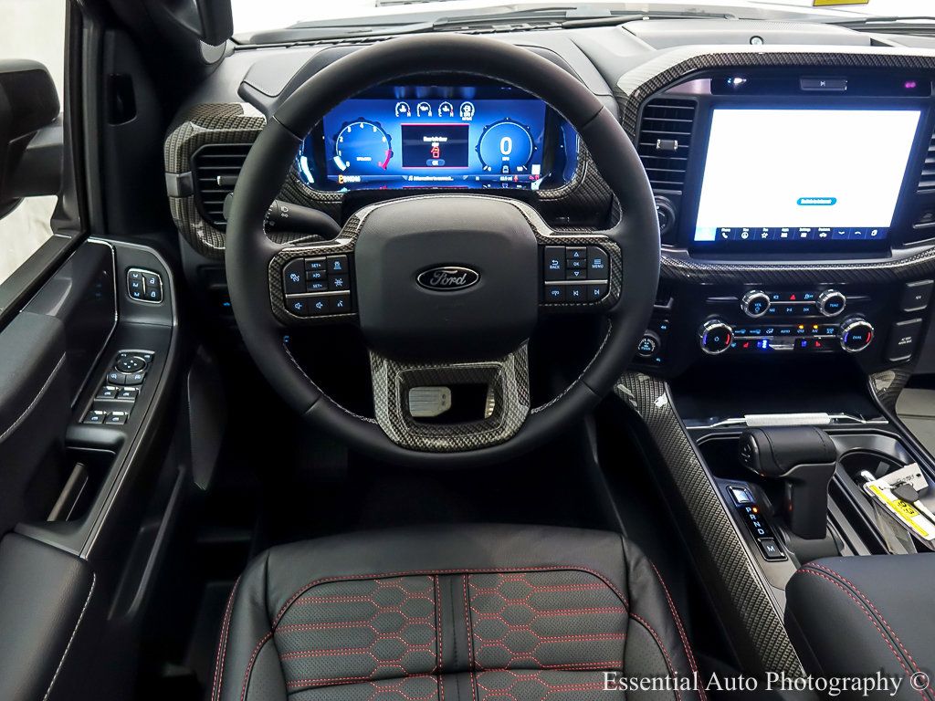 2025 Ford F-150 Lariat photo 12