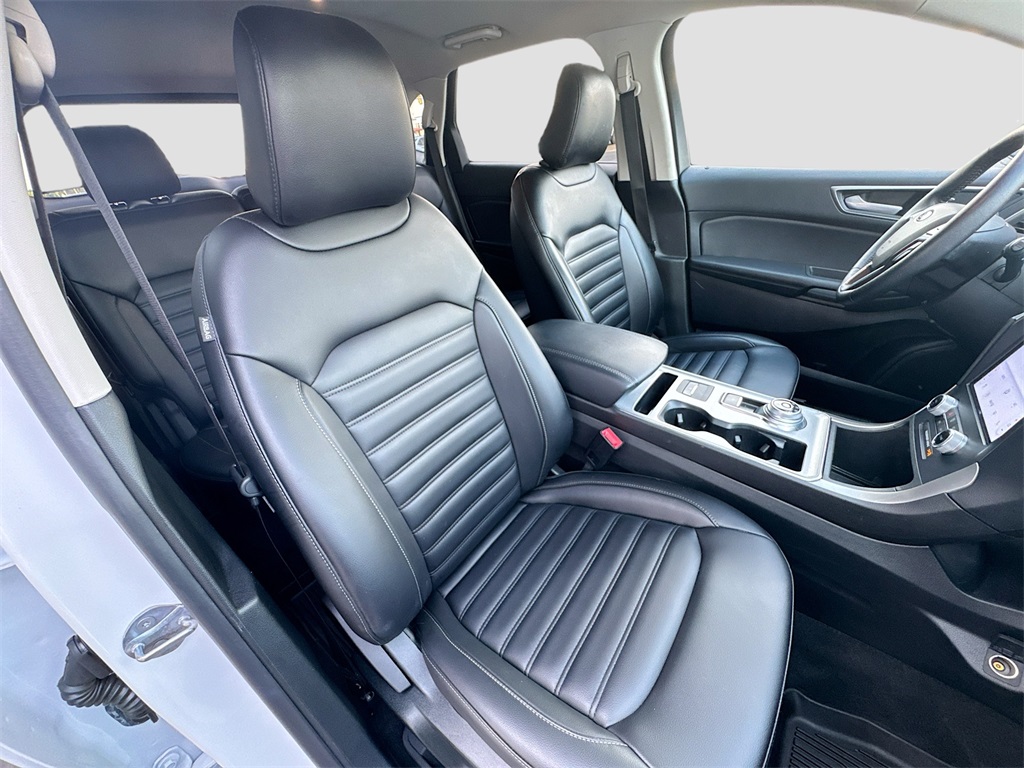 2022 Ford Edge SEL photo 29
